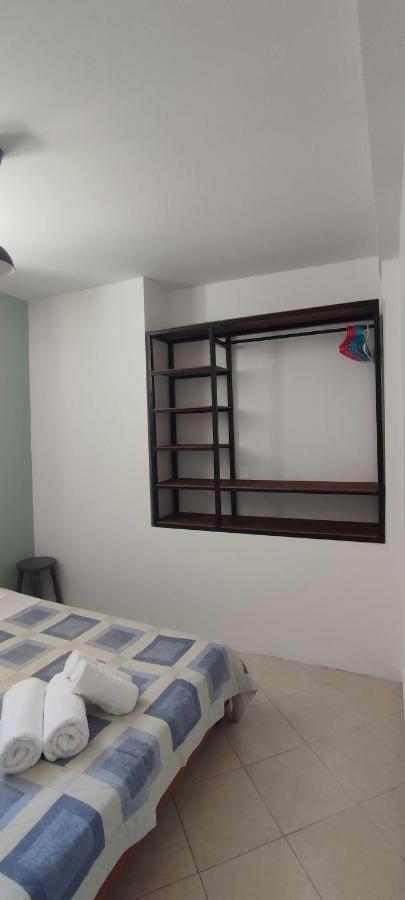 Theros Apartments 미리나 외부 사진